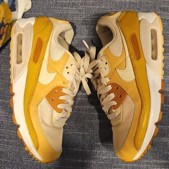 NIKE AIR MAX 90 ~Womens 7 - Picture 7 of 9